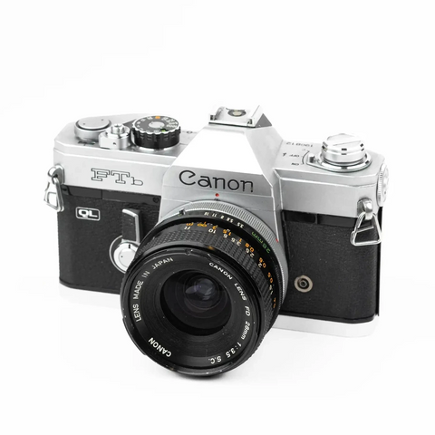 Canon FTb + 28mm 3.5 Canon