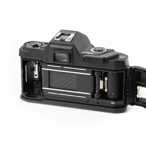 Pentax P30n + SMC 50mm f/1.7 Pentax