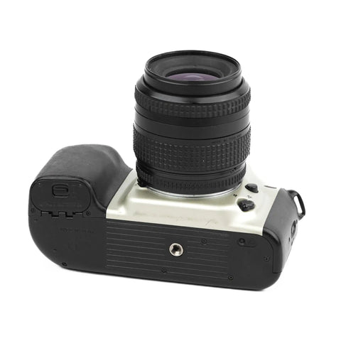 Nikon F50 + AF NIKKOR 35-80mm Nikon