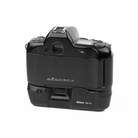 Nikon F90X + Helios 50mm 2 Nikon