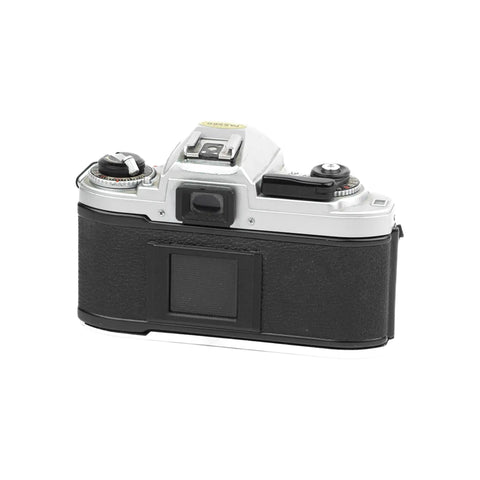 Nikon FG + 50mm 1.8 Nikon